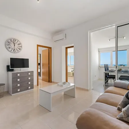 Ocean Apartment *